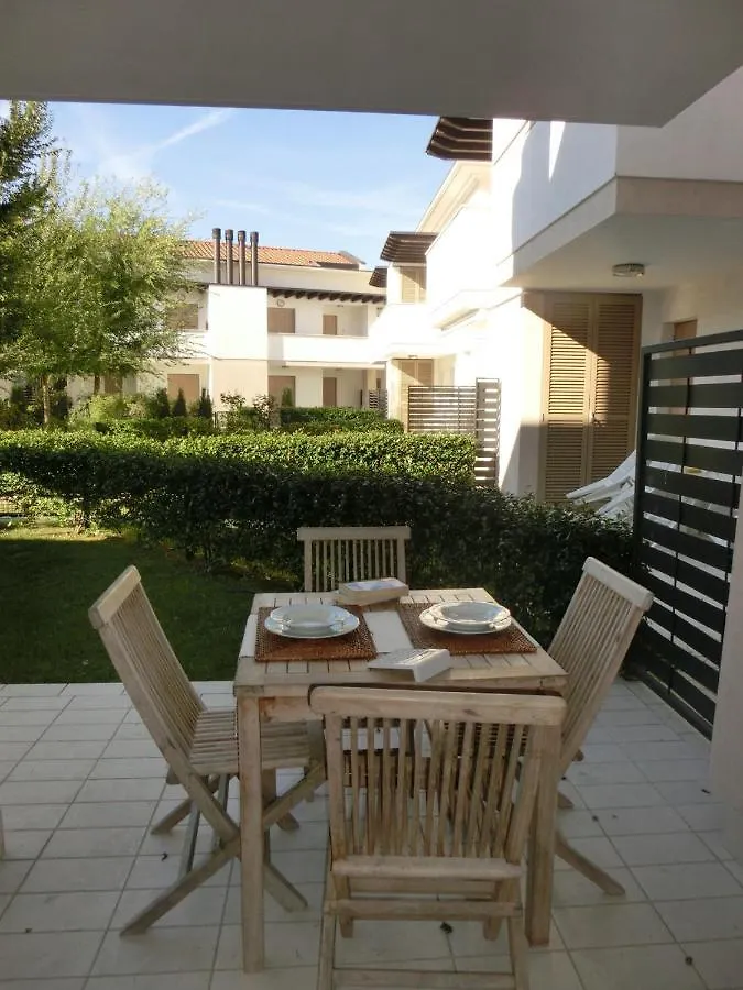 Wonderful Flat Near The Renowned Spa In Bibione Apartman