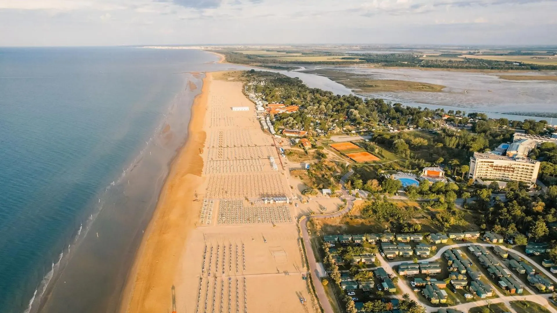 Wonderful Flat Near The Renowned Spa In Bibione Apartman